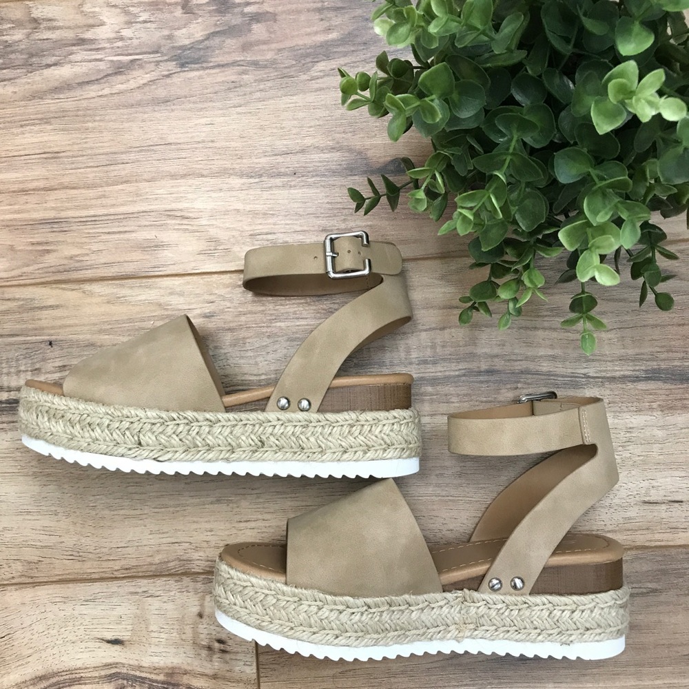 Taupe flatform wedges - Picture 2 of 2